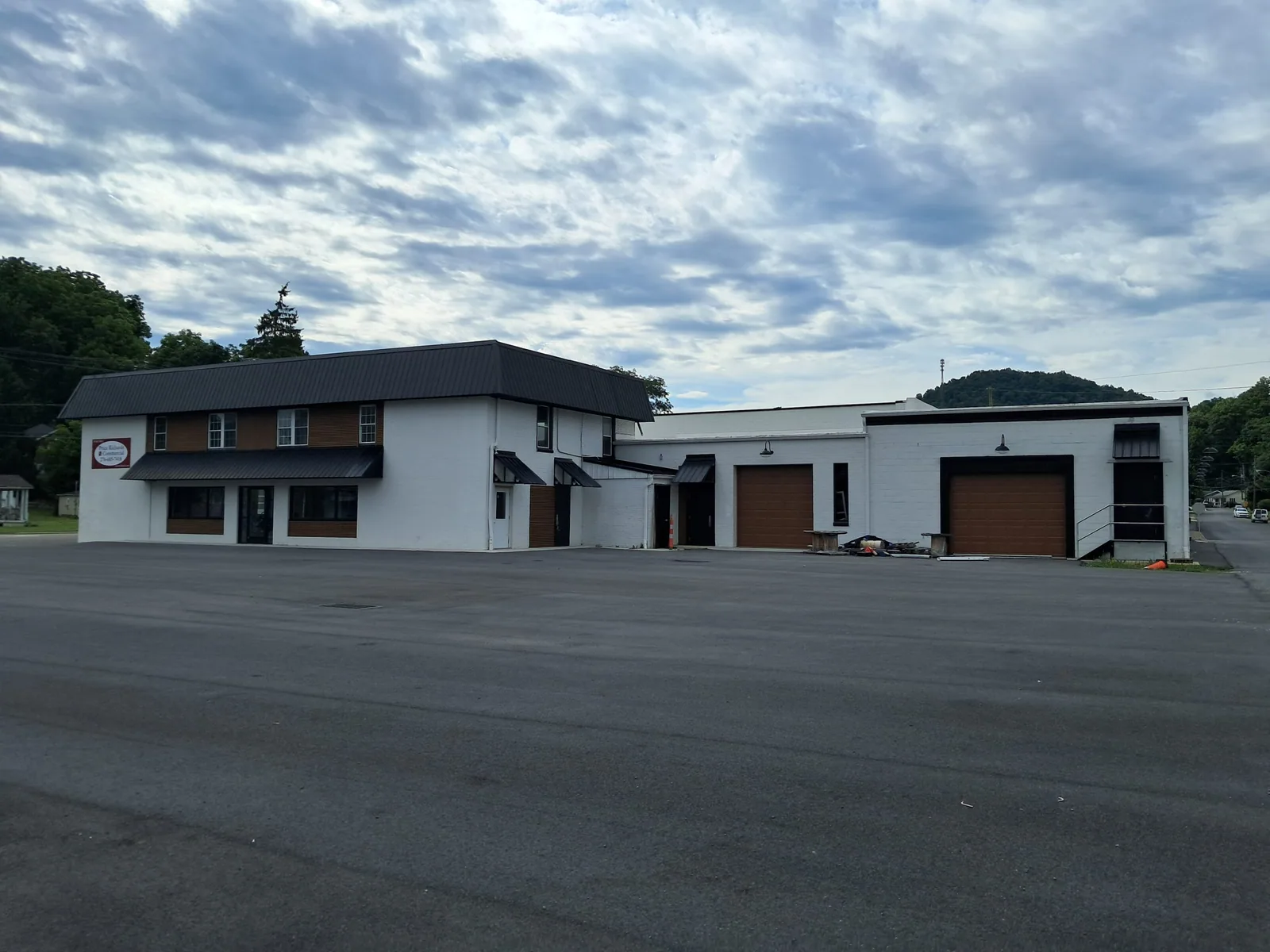 Industrial building with drive-in bays on Commerce Street in Marion, Virginia